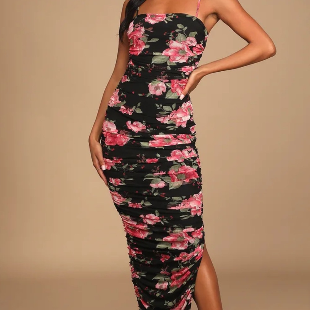 NWT Lulus Floral Print Ruched Dress